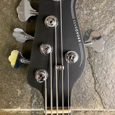 Yamaha BB235 5-String Bass Black image 4