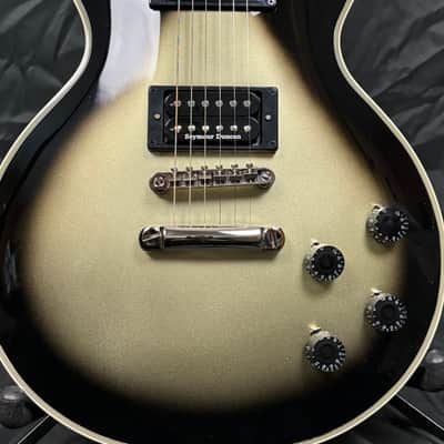 Epiphone Adam Jones Signature Art Series Les Paul Custom 2022 - Mark Ryden’s “The Veil of Bees" / Silverburst image 3