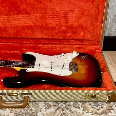 1984 Fender American Vintage Reissue AVRI '62 Stratocaster 3-Tone Sunburst (Fullerton Plant) Includes OHSC & Pro Setup ! image 23