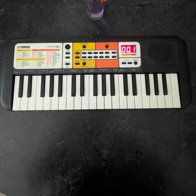 Yamaha PSS-F30 37-Key Mini Keyboard 2020 - Present - Black