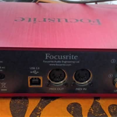 Focusrite Scarlett 2i4 USB Audio Interface – Original Box – One Owner image 3