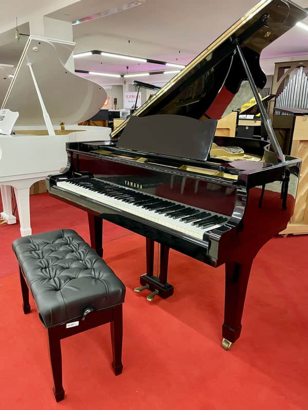 PIANOFORTE MEZZA CODA YAMAHA MOD. G2 NERO LUCIDO image 1