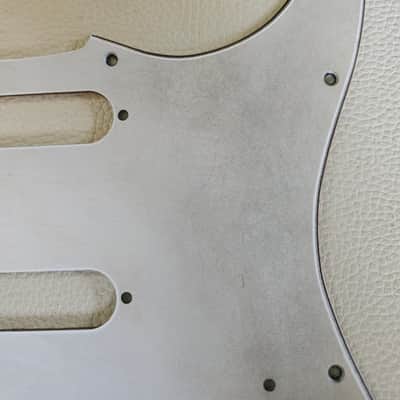 Fender Stratocaster Aged Relic 3 ply Pickguard White image 3