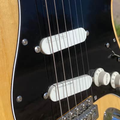 Fender Classic Series 70s Stratocaster-Lace Sensors-with Hardcase image 6