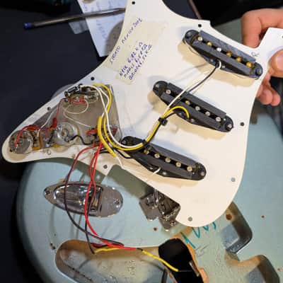 Fender Standard Stratocaster RW 2001 image 7