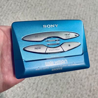 Sony WM-EX570 Walkman Cassette Player, Rare EX Blue ! Light On ! image 2