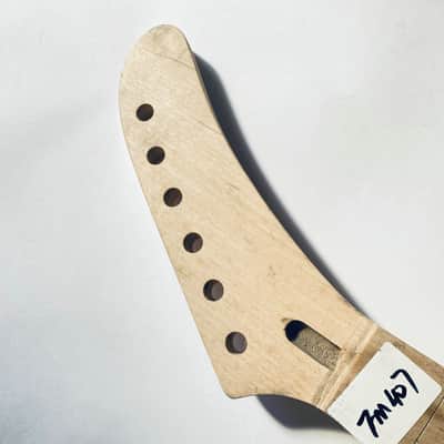 Banana Head Guitar Maple Wood Neck and 22 Frets Fingerboard image 4