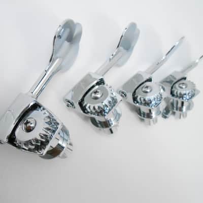 Fender Ultra-Light Bass Chrome Tuning Keys 2011 American Deluxe Jazz Bass image 4