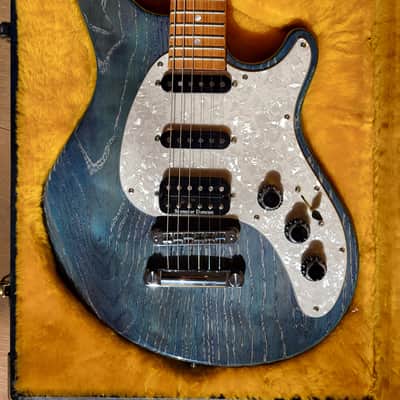 Washburn USA Custom Shop WM3 2000's - Blue / Woodgrain image 2