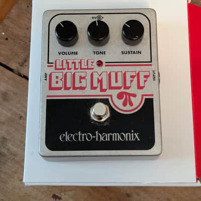 Electro-Harmonix Little Big Muff Pi Distortion / Sustainer 2006 - Present - Gray / Black / Red image 3