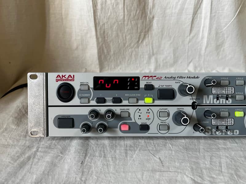 AKAI MFC42 Analog Filter Module | Reverb Italia