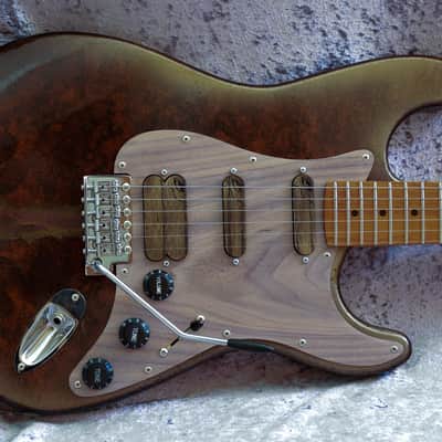 GB Liuteria build to order Traditional Strato walnut burl brown relic image 11