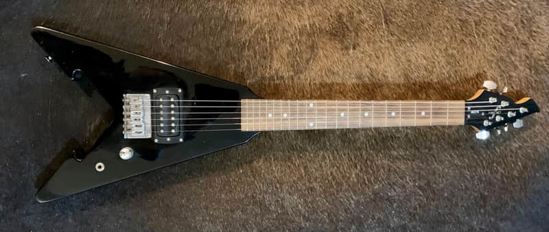 First Act Flying V Roadie Vee Wee Mini Black | Reverb