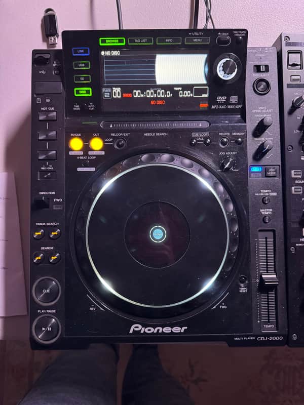 Pioneer CDJ-2000 Professional Multi Media Player | Reverb