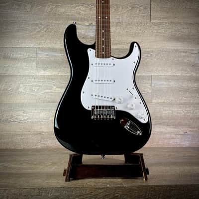 Squier by Fender Stratocaster – Black w/ White Pickguard (USED-Mint) image 1