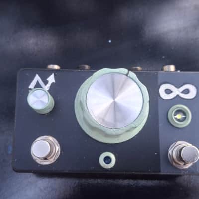 Anchored Cloud Sound JHS inspired feedback looper 2026 - Green/black/Slate/handpainted image 4