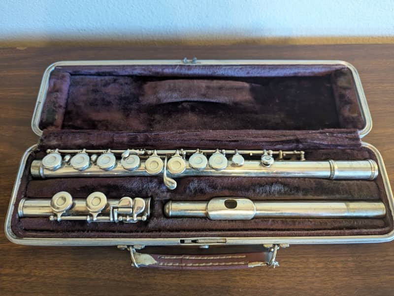 Flute - Armstrong 104 with case image 1