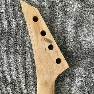 Jackson 4 String Bass Maple Wood Neck, Rosewood Fingerboard 24 Frets image 4