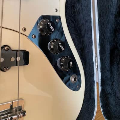 Fender American Jazz Bass USA Olympic White 1989 / Case image 13