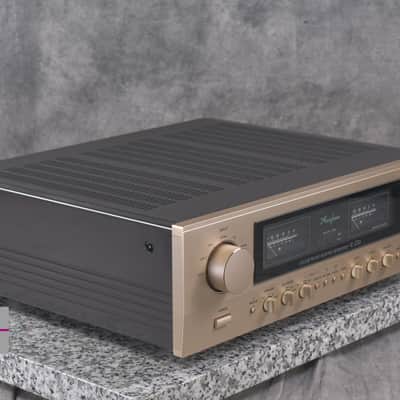 Accuphase E-270 Integrated Stereo Amplifier in Excellent Condition w/ Remote image 5