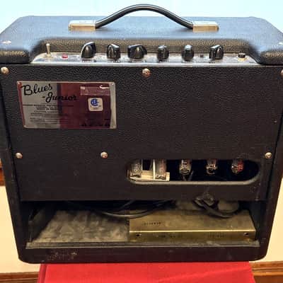 Fender Blues Junior 15-Watt 1x12" Guitar Combo - Black image 2