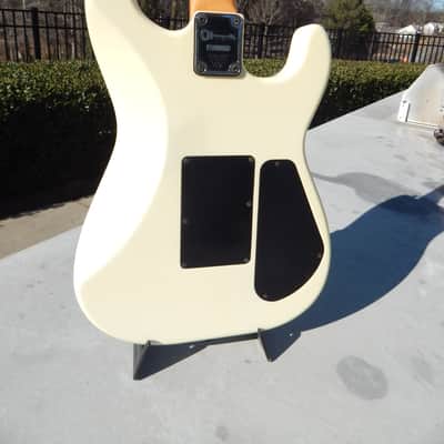 Charvel Model 3 Lefty 1988 - White Left Handed image 8