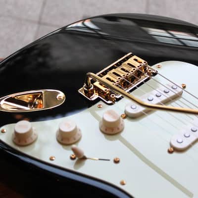 SUHR "Classic S SSS Gold Hardware, BKG" GIGBAG image 4