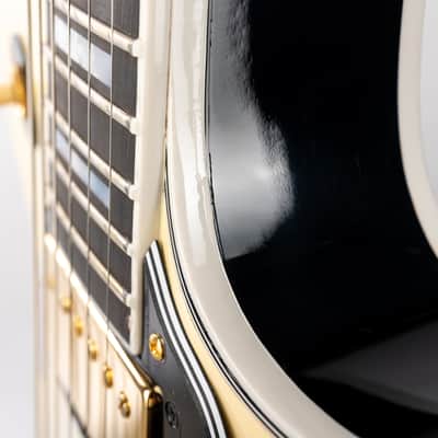 Gibson Les Paul Custom 70s, Buttercream Top | Demo image 19
