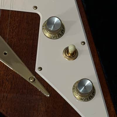Dean USA Vengeance Mahogany Pickguard Gold Hardware V with Hard Case Gloss Natural USA VEN PG GN image 8