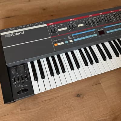 Roland Juno-106 61-Key Programmable Polyphonic Synthesizer (Full service / Warranty) image 7
