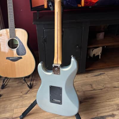 Fender Player Stratocaster HSH with Pau Ferro Fretboard 2019 - 2024 - Silver image 6