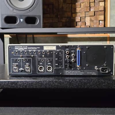 Sampler Akai S3200 - 1992 - White - LCD , FX, 8 Out, Scsi , Aes/Ebu , Smpte, 32MB - JAPAN image 3
