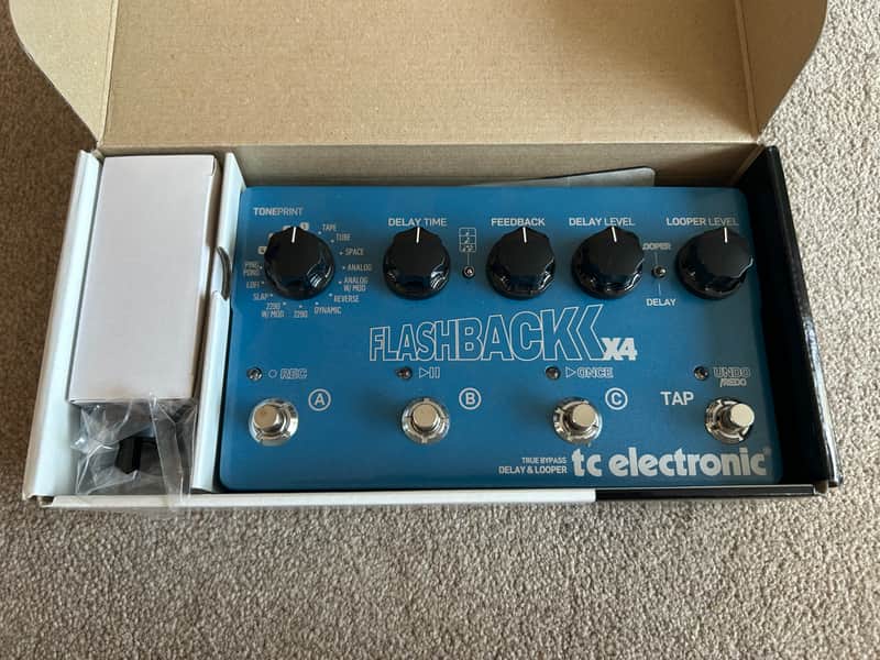 TC Electronic Flashback X4 Delay & Looper 2011 - 2019 - Blue image 1