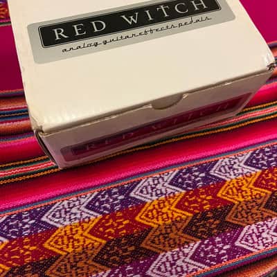 Red Witch Medusa 2010s - White image 3