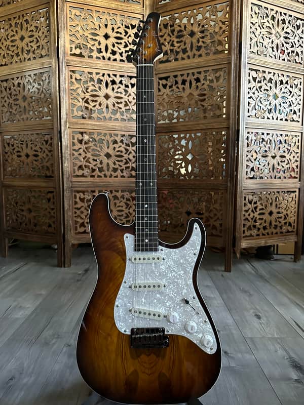 Exquisite Pereira Custom Tobacco Burst Olive Top VST image 1