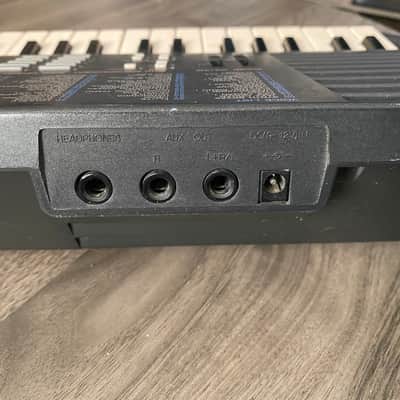 Yamaha PortaSound PSS680 1988 image 10
