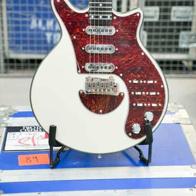 Burns Brian May Signature Owned By Two Door Cinema Club image 2