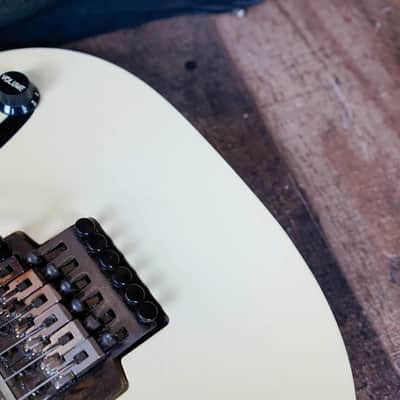 Ibanez PGM30-WH Paul Gilbert Signature with Lo TRS II Tremolo 1995 - 2002 - White image 7