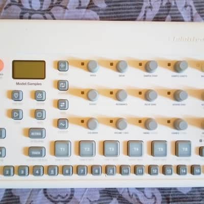Elektron Model:Samples 2019 - 2020 - White