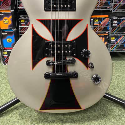 Epiphone Les Paul Baritone レスポール バリトン Epiphone Les Paul Standard Baritone Guitar Iron Cross | Musician's