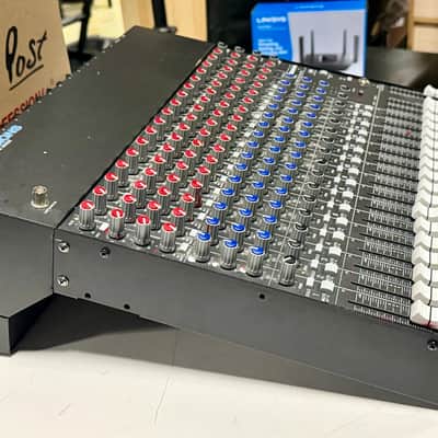Mackie CR1604 16-Channel Mic / Line Mixer image 11