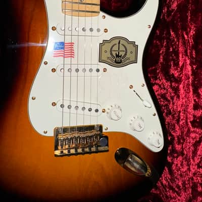 Fender 60th Anniversary Commemorative American Standard Stratocaster with Gold Hardware, Maple Fretboard 2014 - 2-Color Sunburst image 4