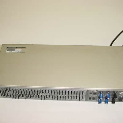 Peavey PV 231EQ Dual 31 Band Rack Mount Equalizer image 2