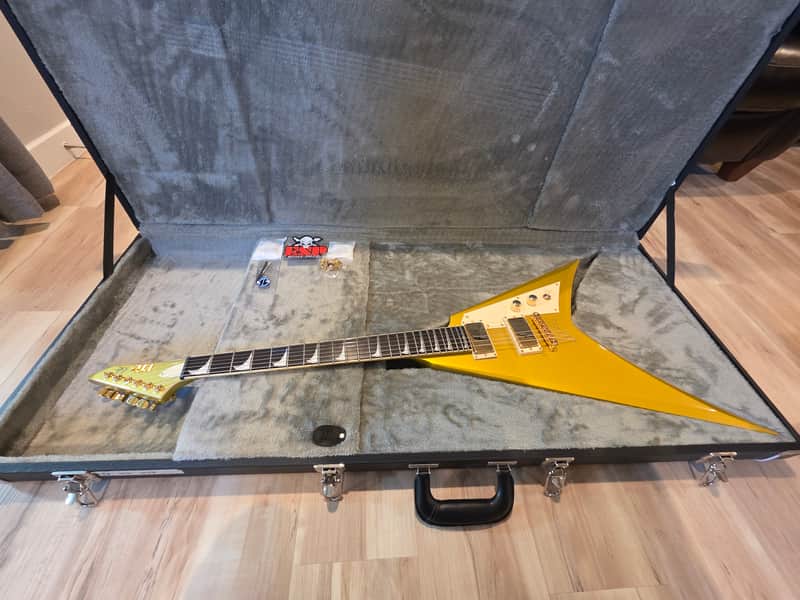 ESP LTD Kirk Hammett Signature korina KH-V - Metallic Gold MINT Metallica image 1