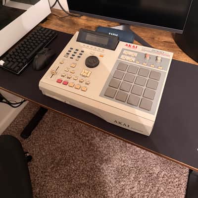 Akai MPC2000XL MIDI Production Center 2000 - 2005 - Grey