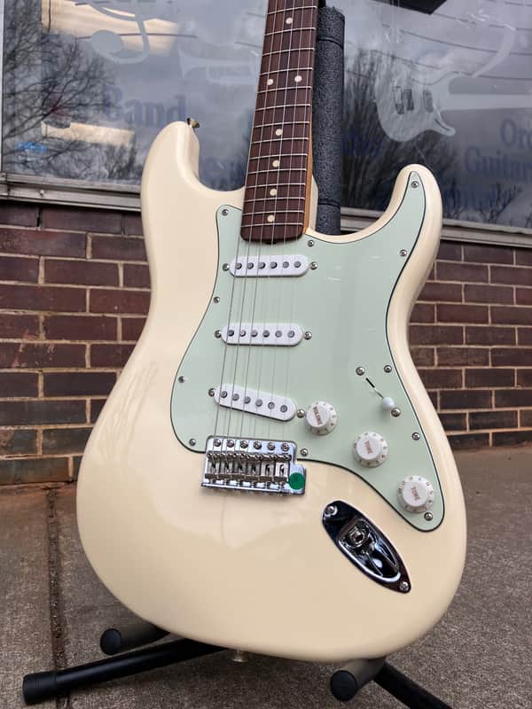 Fender Limited Edition Vintera ‘60s Stratocaster - Olympic White