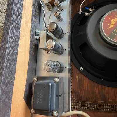 Gibson GA-19RVT Falcon 15-Watt 1x12" Guitar Combo 1962 - 1967 - Brown image 12
