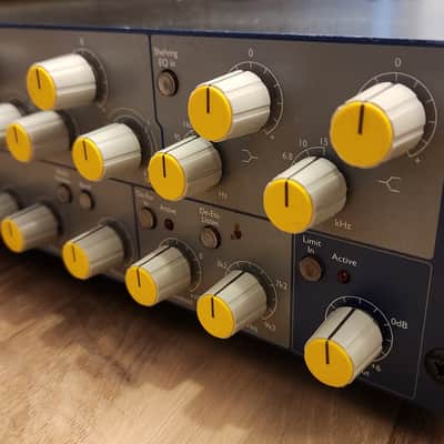 Focusrite ISA 220 Session Pack Channel Strip Preamp/EQ/Compressor/De-Ess image 4