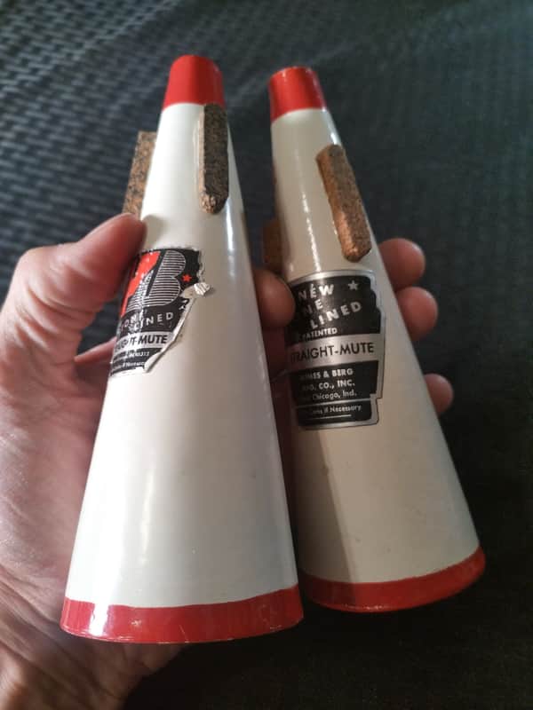 TWO Humes & Berg 101 Stonelined D Trumpet Straight Mutes 2010s - White image 1