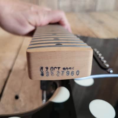 Fender Buddy Guy Stratocaster 2021 - Black and White Polka Dot image 25